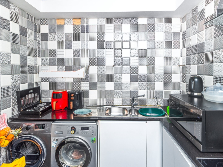 To Let 6 Bedroom Property for Rent in Pecanwood Estate North West